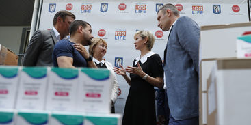 A new batch of dolutegravir was delivered to Ukraine for the treatment of HIV-positive patients in Kyiv / Elena Pinchuk Foundation