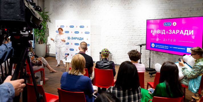 Elena Pinchuk Foundation and Durex Launched “Not Against, But For” campaign to Help Mobile Clinics / Elena Pinchuk Foundation