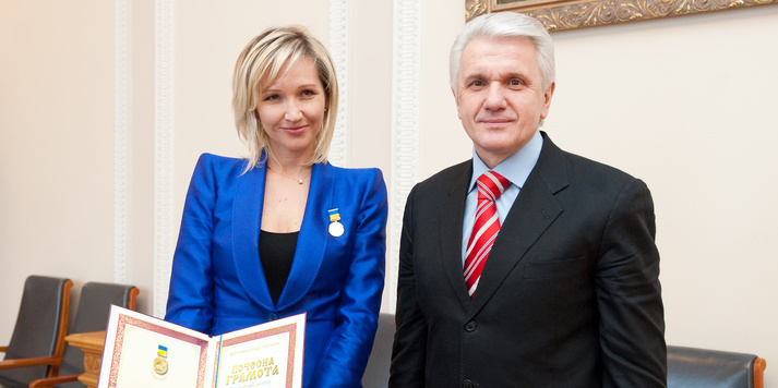 Елена Пинчук получила Почетную грамоту Верховной Рады Украины за достижения в борьбе со СПИДом / Elena Pinchuk Foundation
