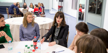 TV Anchor Slava Frolova told her success story to the young women from Lviv / Elena Pinchuk Foundation