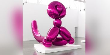 Olena and Viktor Pinchuky will put up the famous sculpture by Jeff Koons BALLOON MONKEY (MAGENTA) at Christie`s auction to attract humanitarian aid to Ukraine