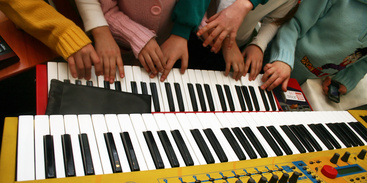Music right from the heart: ARTREFORM and ANTIAIDS Foundation held music lessons for HIV-positive children