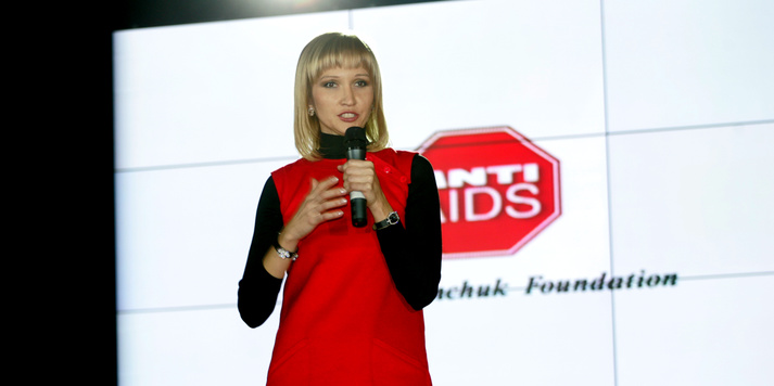 ANTIAIDS Foundation breaks the new record: more than half a million USD were raised during the charitable auction! / Elena Pinchuk Foundation