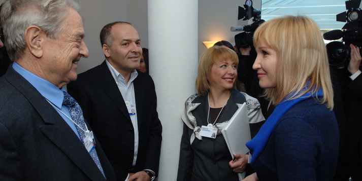 World Economic Forum 2005: the founder of the ANTIAIDS Foundation, Elena Pinchuk, advocates to world wide leaders to fight against HIV/AIDS in Ukraine / Elena Pinchuk Foundation